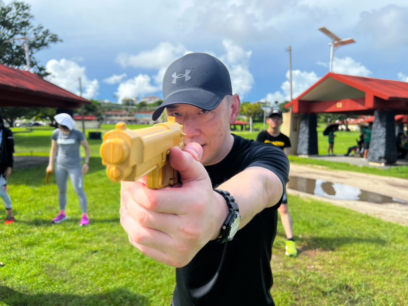 銃口の向こうを見る